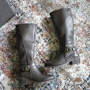 Elegant Brown Leather Women's Boots